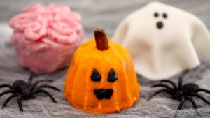 Read more about the article Halloween Cupcakes: 3 Easy Decorating Ideas