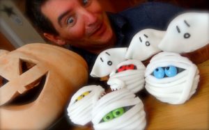 Halloween Cupcakes: Ghouls and Mummy style